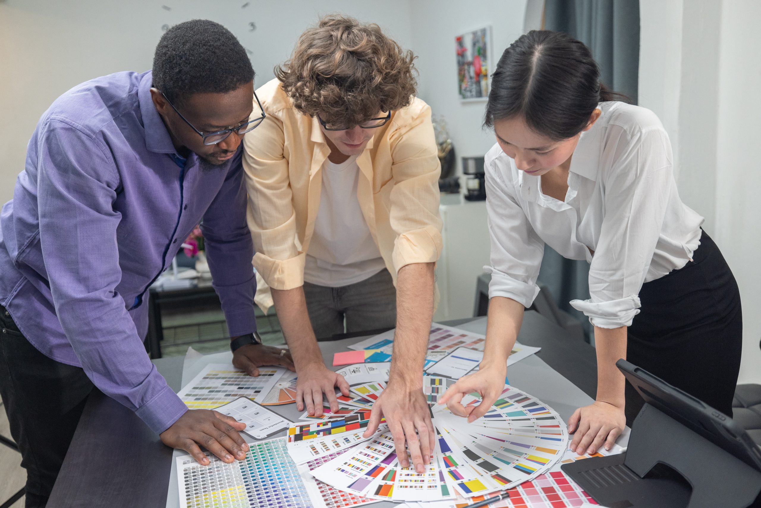 Breaking Down Workplace Silos and Encouraging Cross-Departmental Collaboration